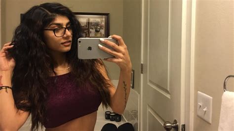 Mia Khalifa Big Tits Live Naked Shower Onlyfans Leak